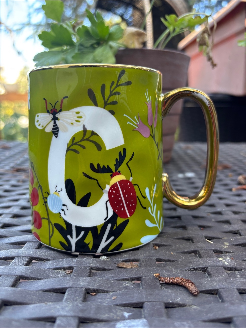 Monogram 'Q' Green Floral Ceramic Mug with Gold Handle - Picture 8 of 9
